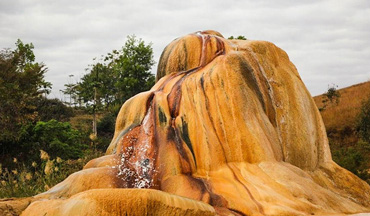 Geyser d'Ampefy dans le circuit descente sur Manambolo