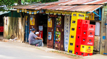 Adorable et authentique petit commerce de campagne visible lors du circuit à la découverte des hautes terres Malgaches