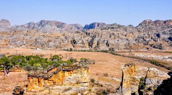 Les canyons dans le Parc Nationale d'Isalo disponible lors du circuit Massifs du Makay