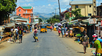 Une petite ville sur la RN7 entre Tsaranoro et Ranohira