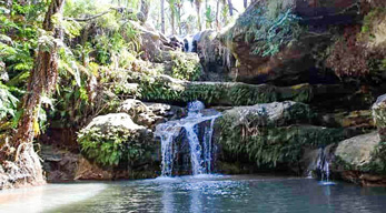 la piscine naturelle au parc d'Isalo disponible lors du circuit Massifs du Makay