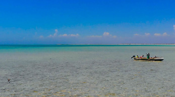 l'endroit où la mer est une bleue turquoise - Anakao