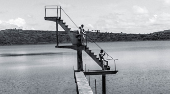 vestiges du colonialisme, lac Andraikiba