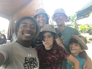 La famille Curious avec les chateaux artisanaux