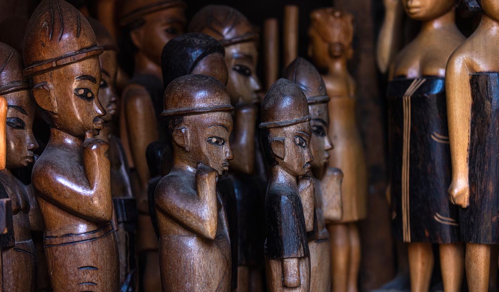 La sculpture sur bois à Madagascar