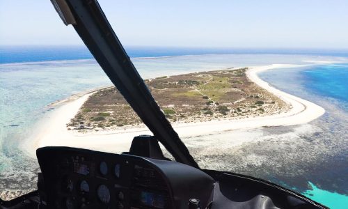 Découvrez la beauté de Nosy Ve et d'Anakao lors d'un tour en hélicoptère inoubliable