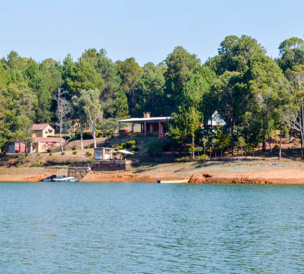 Excursion à Mantasoa avec hébergement en lodge
