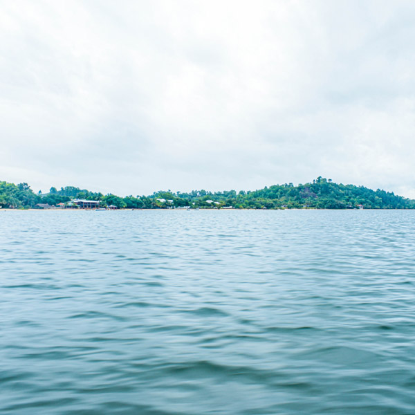 Excursion a Manambato sur les rives du lac Rasoabe