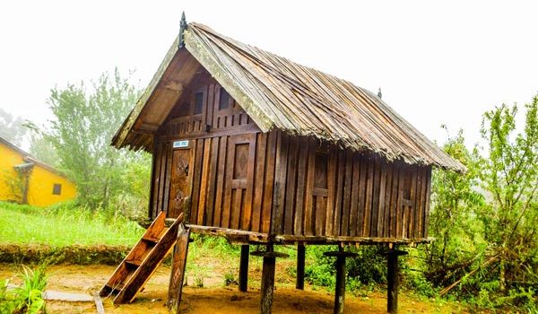 Maison traditionnelle en bois du Pays Zafimaniry